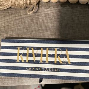 Anastasia Beverly Hills- Rivera Eyeshadow palette